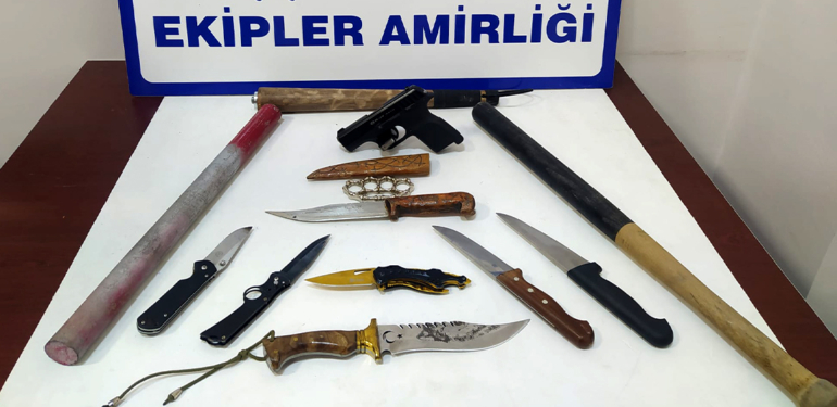 Asayiş Şubesi ekipleri bir gecede 712 kişiyi kontrol etti