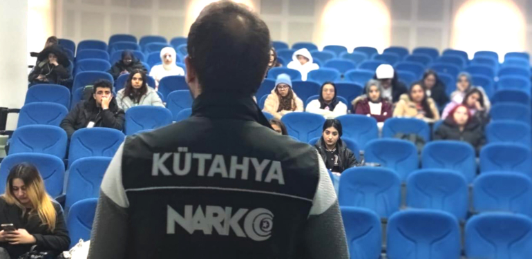 Kütahya’daki öğrenciler “Narko Gençlik” eğitimiyle uyarılıyor