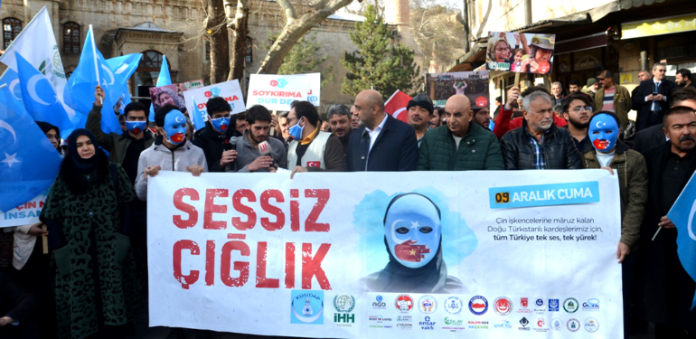 3 milyon Uygur, hürriyetinden yoksun bırakıldı