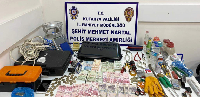 Kütahya’da hırsızlık şüphelisi çaldığı malzemelerle yakalandı