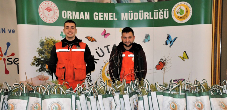 Kütahya’da 2023 adet fidan dağıtıldı