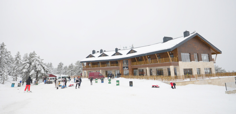 Murat Dağı Termal ve Kayak Merkezi ziyaretçilerini bekliyor