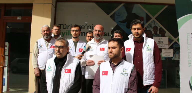 Hayrat Vakfından afet bölgesine 216 Milyon liralık yardım malzemesi aktarıldı