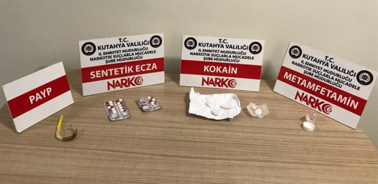 Kütahya’da üzerinde kokain bulunan şüpheli tutuklandı