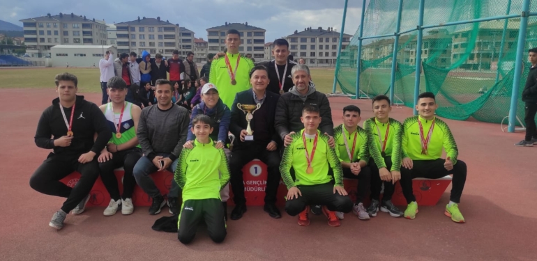 Atletizmde KÜTSO MTAL okul olarak şampiyonu oldu