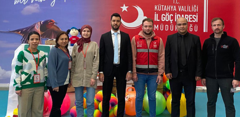 Kütahya İl Göç İdaresi Müdürlüğü deprem bölgesine oyuncak gönderdi