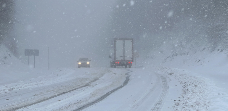 Domaniç Dağı’nda yoğun kar yağışı etkili oluyor