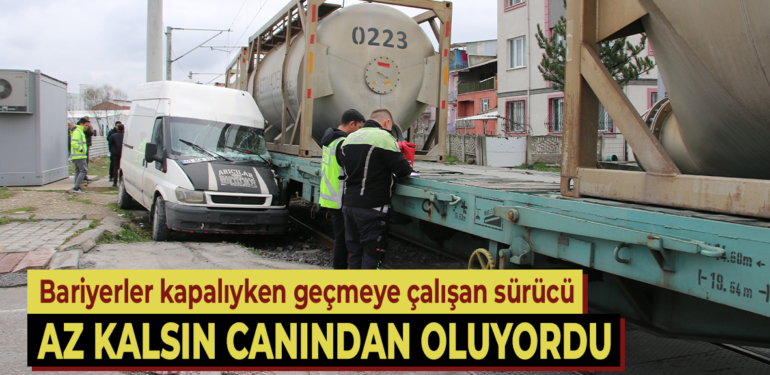 Kütahya’da yük treninin çarptığı aracın sürücüsü yaralandı