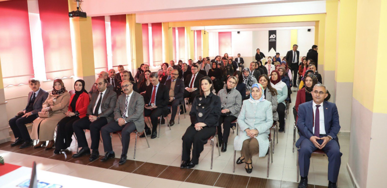 Depremzedelere yönelik ‘travmayı tanımak’ konferansı