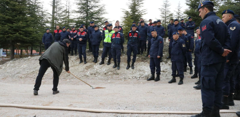 Jandarmaya orman yangınlarıyla mücadele eğitimi
