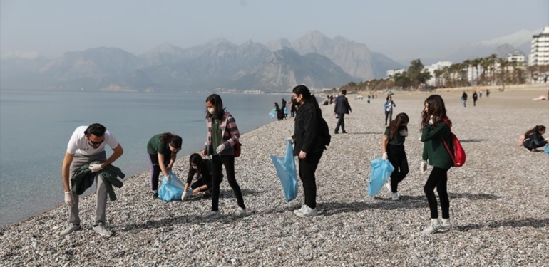 Sigaranın çevreye verdiği zararı göstermek için “izmarit toplama” etkinliği yapılacak