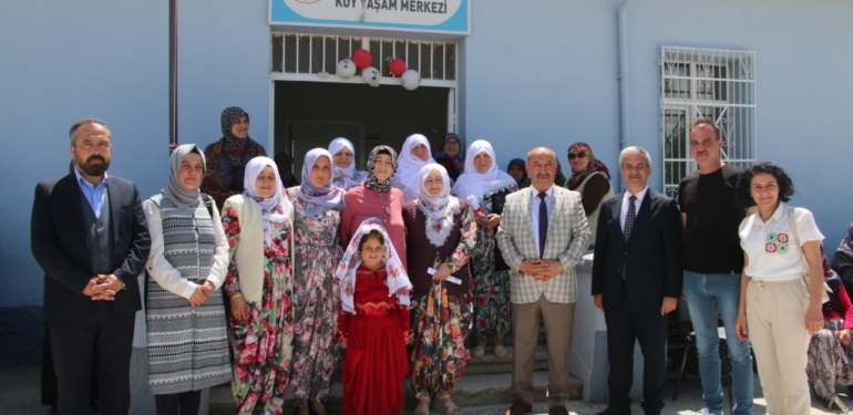 Kütahya’da Demirciörenli kadınların el emekleri sergilendi