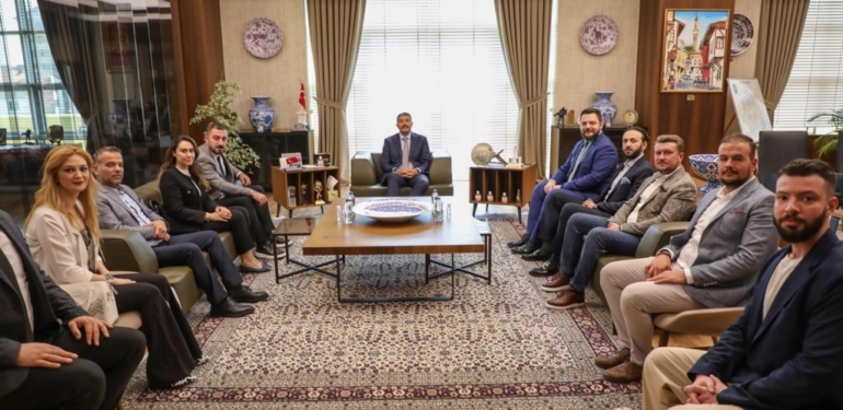 Kütahya Valisi Ali Çelik iş dünyasının temsilcilerini ağırladı