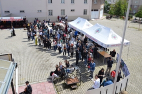 Simav’da öğrencilerden festival gibi şölen