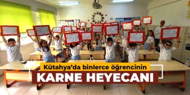 Kütahya'da öğrenciler karne heyecanı yaşadı