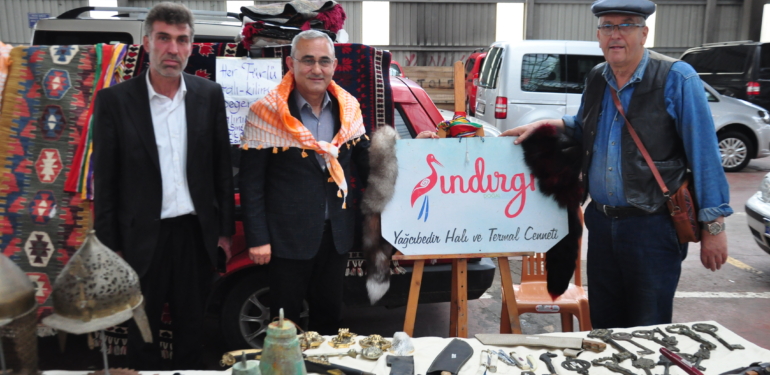 Başkan Işık, Antika Pazarını ziyaret etti