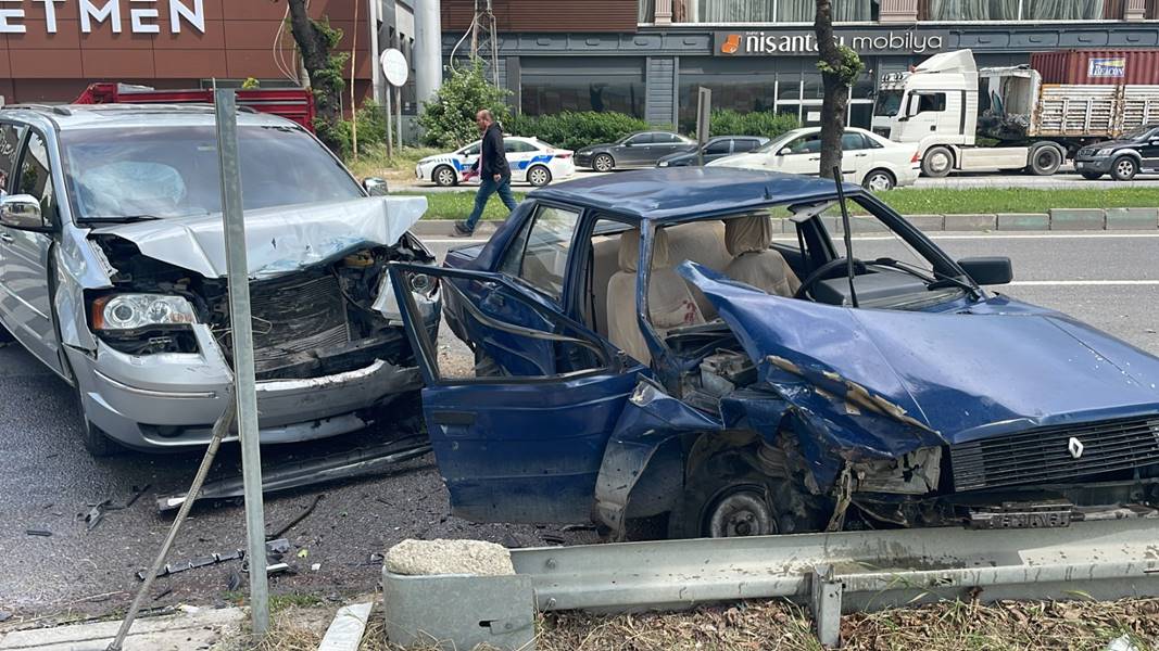 Kütahya'da trafik kazasında yaralanan kadın hayatını kaybetti