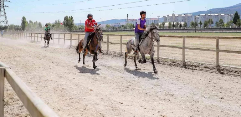 Kütahya Rahvan At Yarışları başlıyor