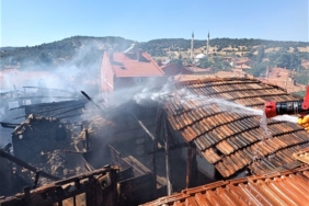 Tavşanlı’da 3 ev kullanılamaz hale geldi