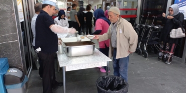 Anadolu Hastanesi’nden aşure ikramı
