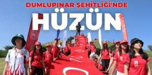 Türkiye'nin dört bir yanından Dumlupınar Şehitliğine yoğun ilgi