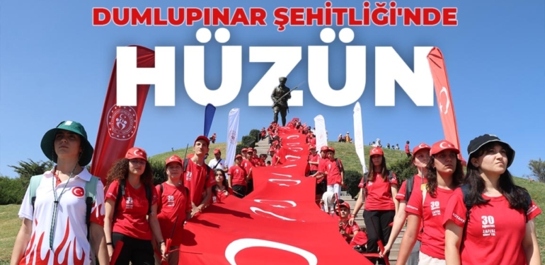 Türkiye’nin dört bir yanından Dumlupınar Şehitliğine yoğun ilgi