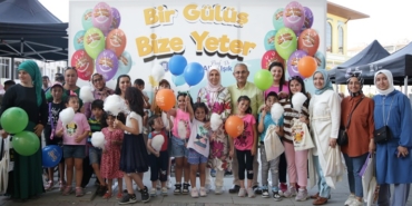 Kütahya Zafer Meydanı’nda ‘Bir Gülüş Bize Yeter’ şenliği