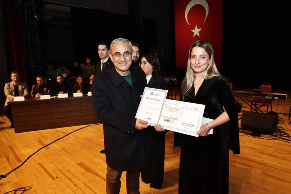 Hisarlı Ahmet Halk Müziği Ses Yarışması'nın Finalini Gerçekleştirdi