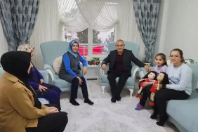 Belediye Başkanı Alim Işık ve Eşi Şehit Ailelerini Ziyaret Ediyor