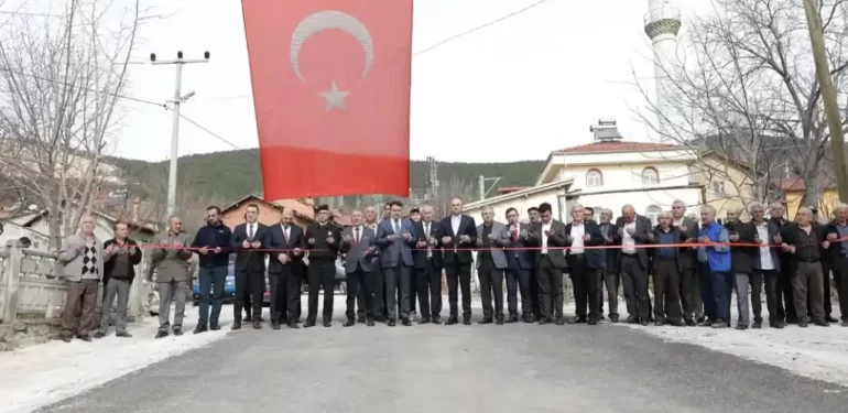 Tavşanlı’da Köy Yolu Açıldı: Yerel Halkın Ulaşımı Kolaylaşıyor