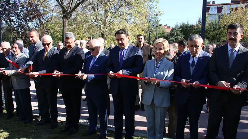 Kütahya’da Ahmet Yakupoğlu anıtı törenle açıldı