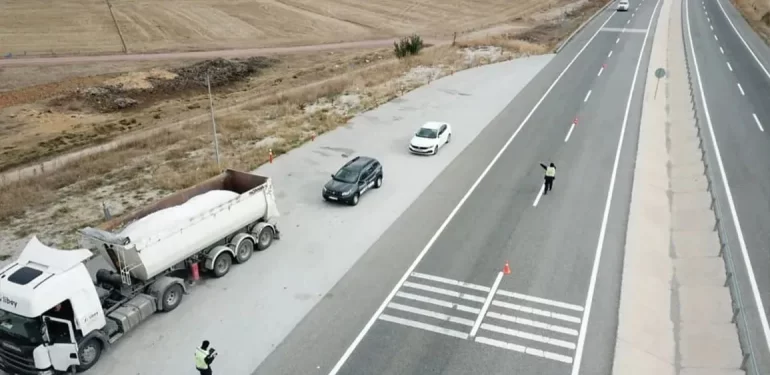 Kütahya’da jandarma ekiplerinden sıkı denetim