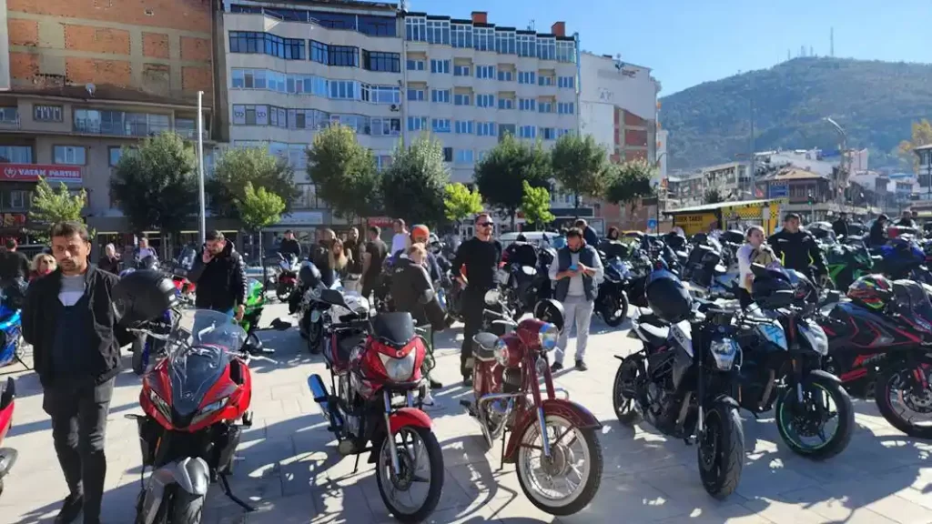 Kütahyalı Motosiklet Tutkunları Sezonu Ayazini’de Kapattı