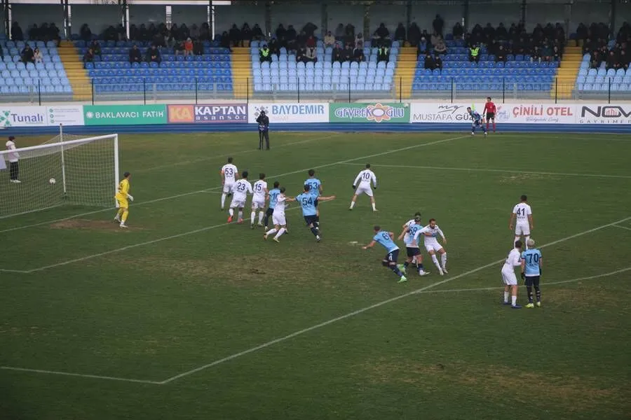 Belediye Kütahyaspor, Düzcespor'u 4-1 yenerek 3 puanı kaptı