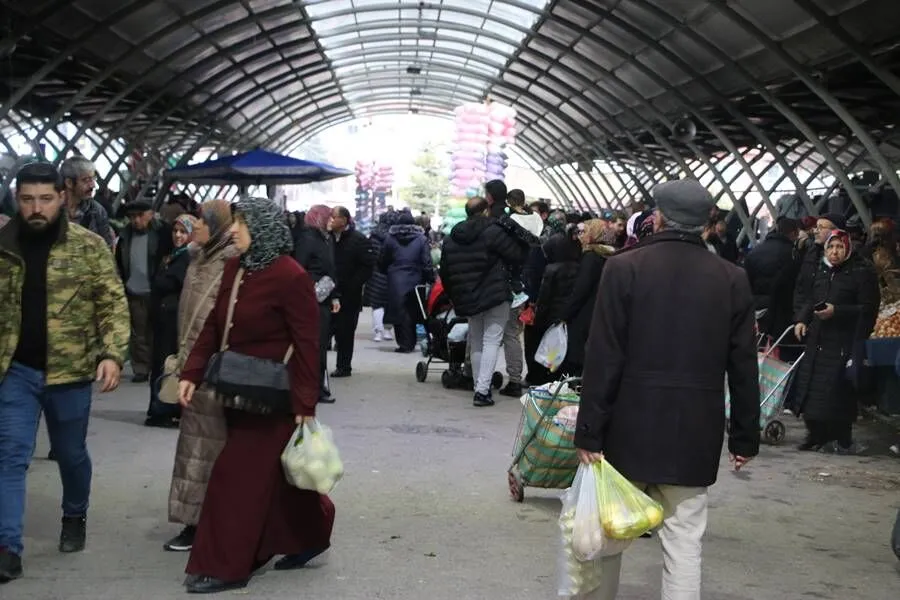 Kütahya pazarlarında kış etkisi: Fiyatlar artışta