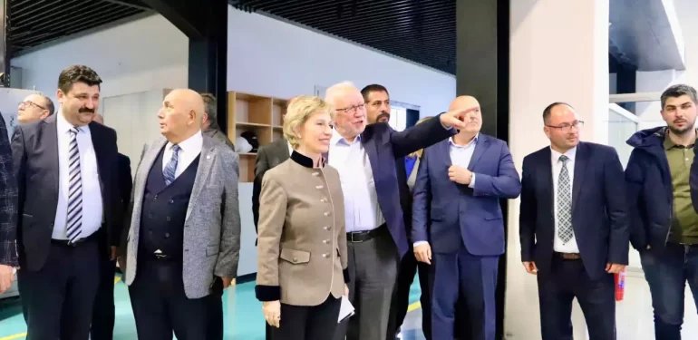 Kütahyalı iş insanları, Bursa’da teknoloji yeniliklerini inceledi