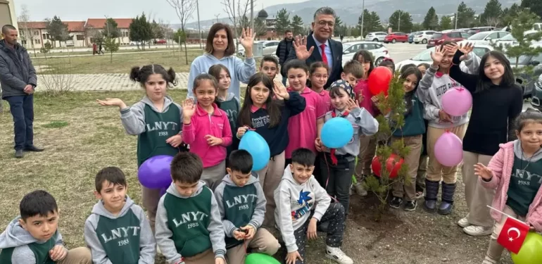 Kütahya DPÜ orman haftası’nda 200 fidan dikildi