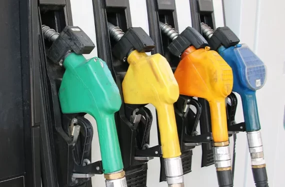 Brent petrol fiyatları düşerken akaryakıt fiyatları indiriliyor