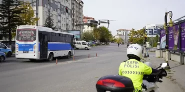 Kütahyada trafik denetiminde kural ihlali tespit edilen sürücülere ceza kesildi