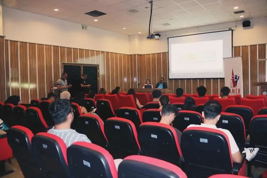 Üniversitelilerle sanayi temsilcileri Kütahya’da bir araya geldi